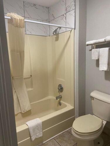 Speedway Inn & Suites Griffin Luaran gambar
